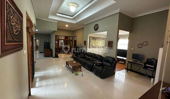 Rumah Bagus Semi Furnished SHM Gunung Batu, Bandung 1