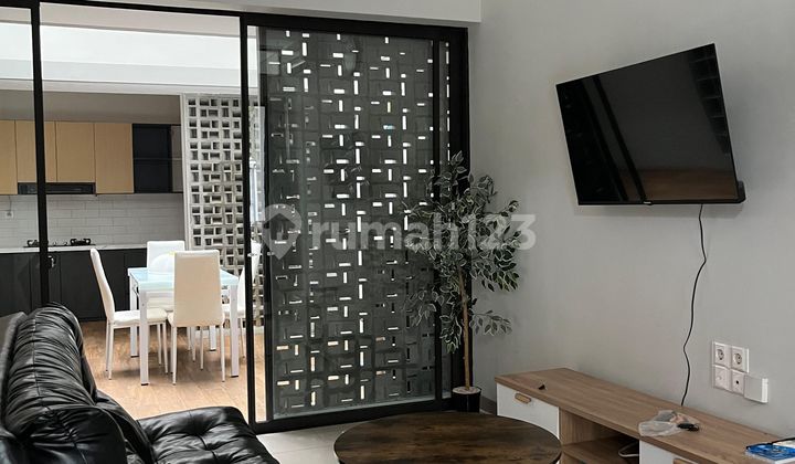 Rumah Bagus Furnish Siap Huni Nyaman 2 Lantai di Cluster Flora