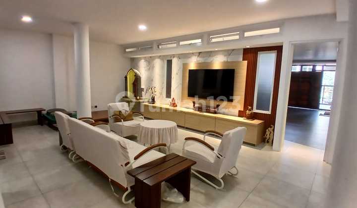 Rumah Turun Harga Mewah Bagus SHM Babakan di Sumber Sari, Bandung