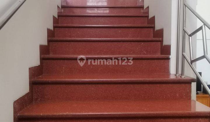 Rumah 2 Lantai Bagus Unfurnished SHM di Jalan Sukawarna , Bandung 2