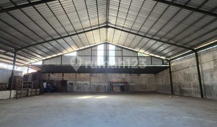 Strategic and Good Affordable Warehouse 700 m2 in Nanjung Area, Bandung Strategic and Good Affordable Warehouse 700 m2 in Nanjung Area, Bandung
