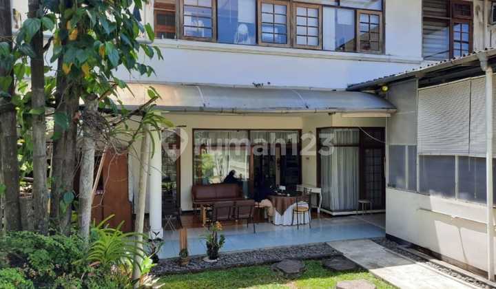 Rumah Bagus Murah dan Terawat SHM 2 Lantai di Setrasari, Bandung