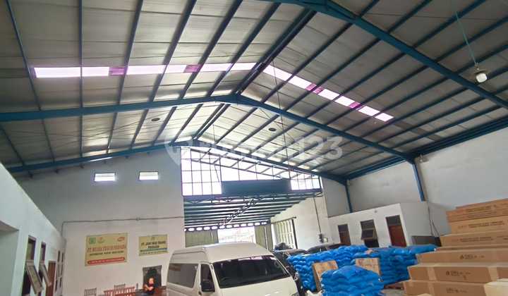Gudang Strategis Bersih Bagus 650 m2 SHM jalan Kopo, Bandung