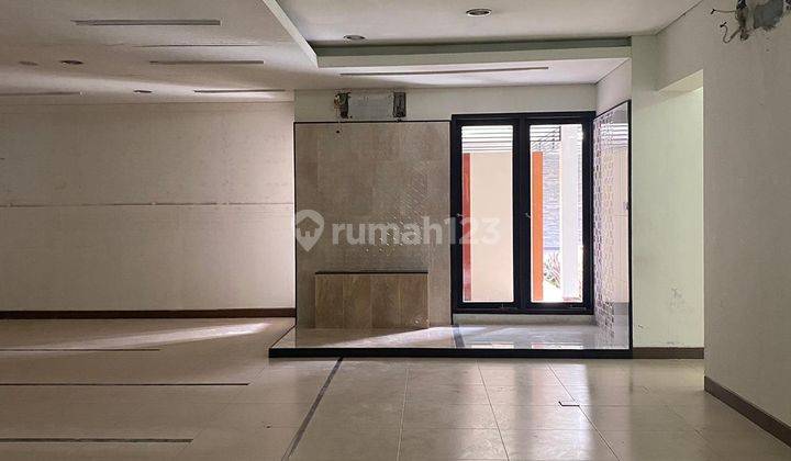 Dijual Rumah Tempat Usaha Jl S.parman 2