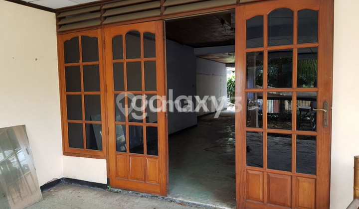 Dijual Rumah Tua + Tanah di Jl Seroja 2