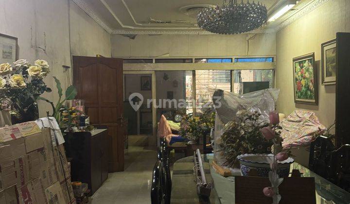 Disewakan bangunan hrs renovasi di lokasi prime Ahmad Yani Semarang. Cocok untuk showroom 2