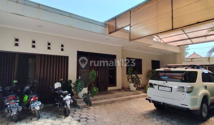 Rumah 2lantai Pinggir Jalan Raya Di Tengah Kota  2