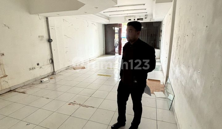 Ruko 2 Lantai Bagus Dan Siap Pakai Di Pinggir Jalan Raya Yg Ramai Dan Strategis 2