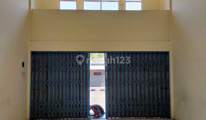 Ruko 2 lantai di tempat strategis  2