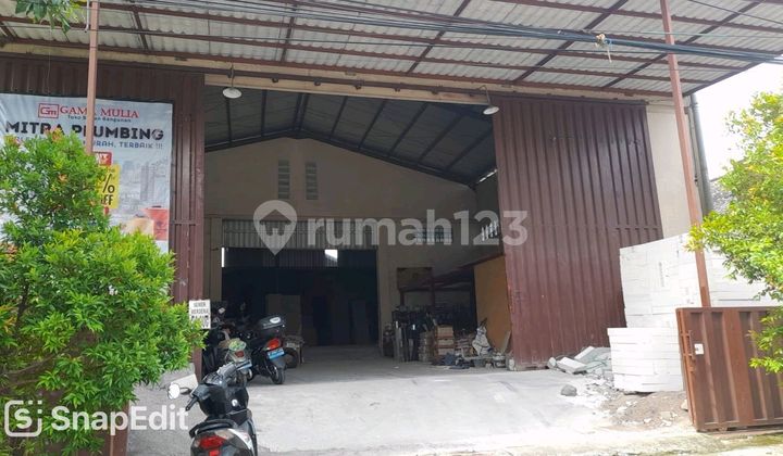 Gudang Siap Pakai di Pinggir Jalan Raya Daerah Semarang Barat 1
