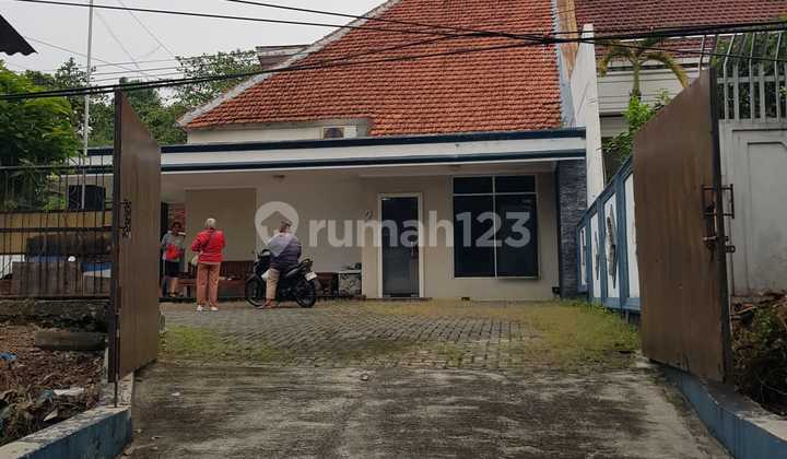Kantor / Ruang Usaha / Rumah Pinggir Jalan Raya Daerah Gajah Mungkur 1