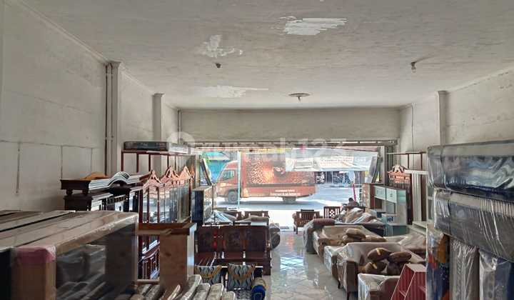 Good and Ready-to-Use Shop House by the Main Road in Brebes Area Good and Ready-to-Use Shop House by the Main Road in Brebes Area