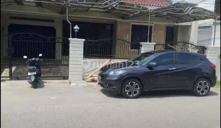 Rumah Pinggir Jalan Raya  1