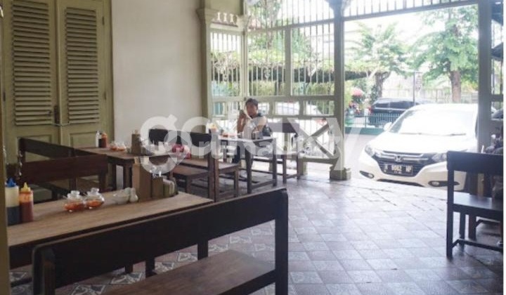 Jual Cepat Rumah / Ruang Usaha Cocok untuk Berbagai Macam Usaha Kuliner / Cafe, Kantor, Rumah Kost, Klinik Kecantikan, Dll di Pinggir Jalan Raya Yg Ramai dan Strategis 1