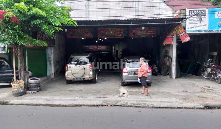 Ruang Usaha Di Pinggir Jalan Raya 1
