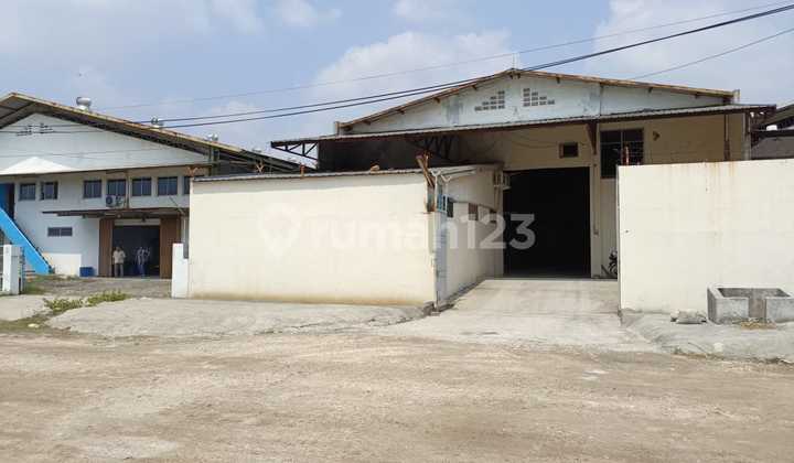 Warehouse in the West Semarang Industrial Area Warehouse in the West Semarang Industrial Area