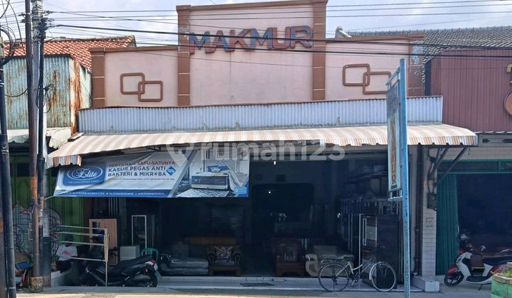 Good and Ready-to-Use Shop House by the Main Road in Brebes Area
