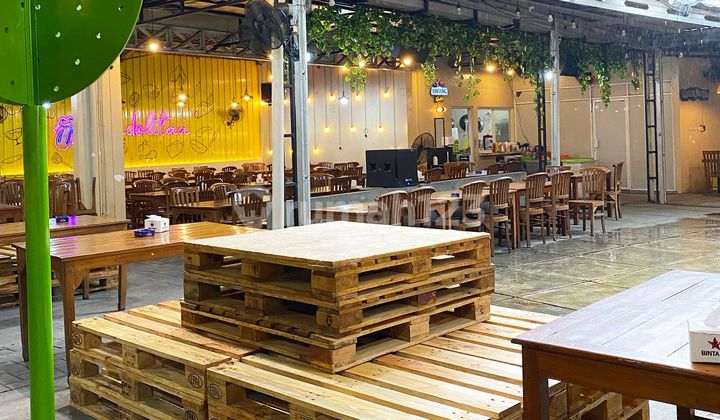 Shop House in the City Center on a Strategic Main Road 2