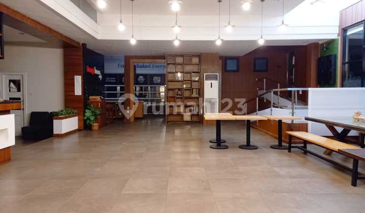 Ruko / Commercial Space Suitable for Cafe, Office, Clinic, Bank, etc., Gajah Mungkur Area 2