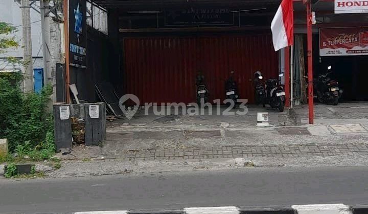 1-Storey Shop House in Sambiroto Area, Strategically Located by the Main Road 1