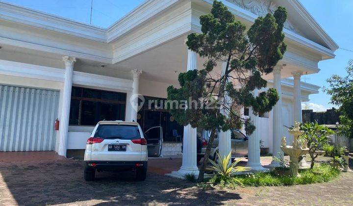 Rumah 2lantai Pinggir Jalan Di Tengah Kota Solo 1