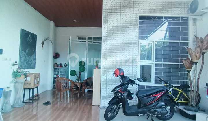 2-story house with swimming pool in Ungaran area. 2