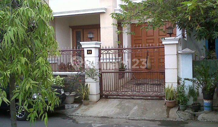 Dijual Rumah 2 Lantai Siap Huni ! 2