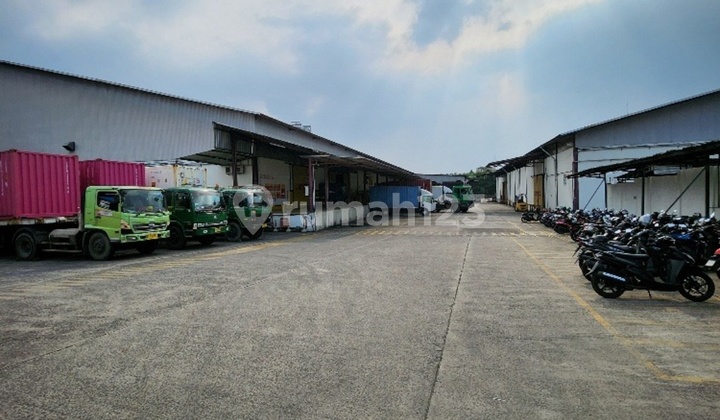 For rent: Sentul Bogor warehouse with 2.4 hectares of land area and 3 buildings totaling 1.21 hectares For rent: Sentul Bogor warehouse with 2.4 hectares of land area and 3 buildings totaling 1.21 hectares