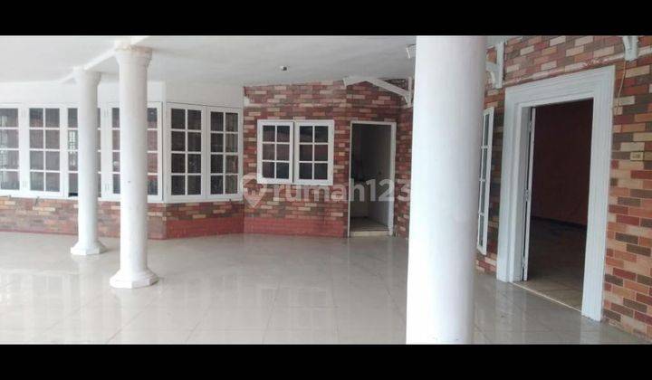 Rumah 2 Lantai Dengan Kolam Renang di Jalan Mawar Ciledug Dijual  1