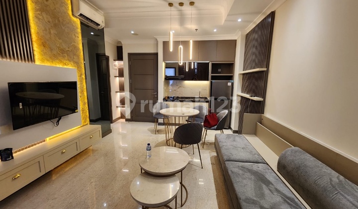 For sale: Permata Hijau Suite apartment in South Jakarta, 2 bedrooms, spacious 60m2, fully furnished, neat.