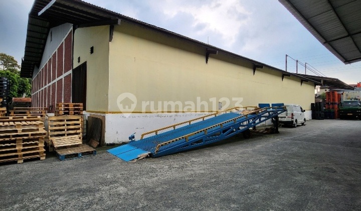 For rent: Sentul Bogor warehouse with 2.4 hectares of land area and 3 buildings totaling 1.21 hectares For rent: Sentul Bogor warehouse with 2.4 hectares of land area and 3 buildings totaling 1.21 hectares