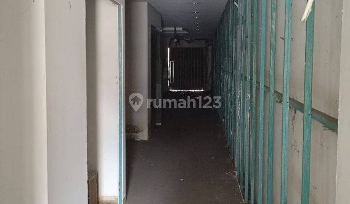 Disewakan ruko 1 lantai di jalan utama gajah Mada cocok untuk jadi kantor, bank, money changer  1
