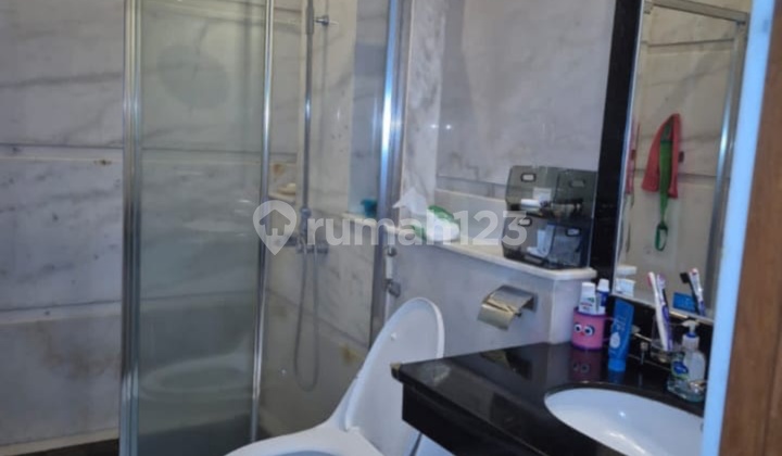 Dijual Rumah 4 Lantai Pik 1 Manyar Luas Tanah 270M2 Rapih Bagus Semi Furnished