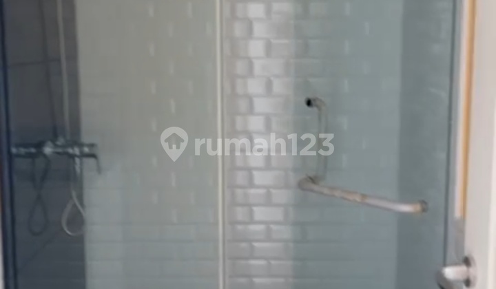 For Quick Sale: Regatta Tower London Apartment, 2 Bedrooms, Spacious 132 Sqm 2