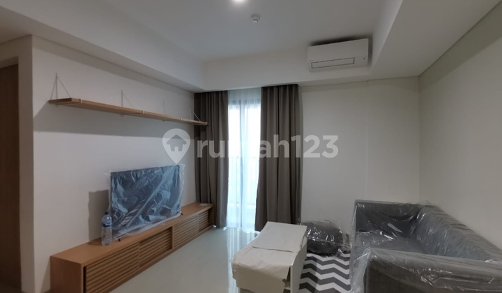 For rent Embarcadero Bintaro suite apartment 3 spacious rooms 110m2 fully furnished tidy 2