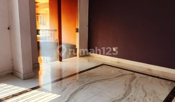 Disewa Rumah 3 Lantai di Pik Katamaran Indah 4 Kamar 2