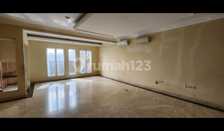 For Rent 3-Story House in PIK Katamaran Indah 4 Bedrooms