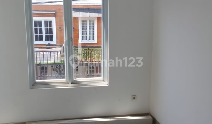 Dijual Rumah 2 Lantai di Cinangka Depok