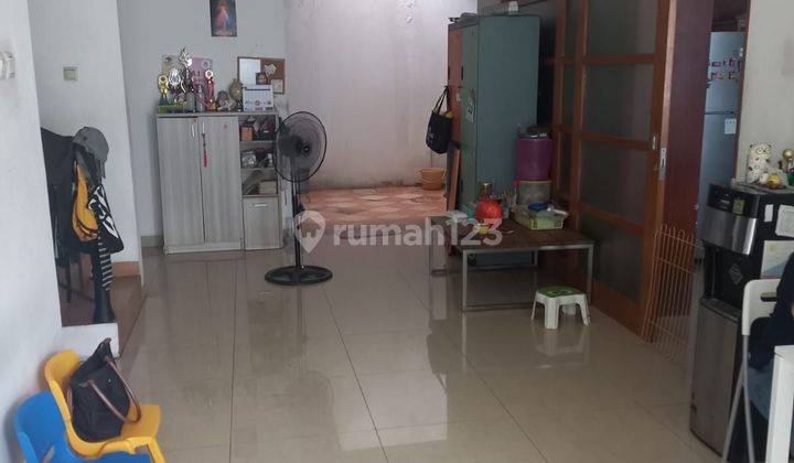 Rumah Disewa  Dalam Komplek 2