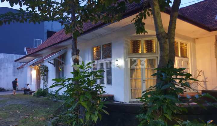 Disewakan  Rumah  Lokasi Komersial di Surabaya Pusat, dekat Raya Darmo  1