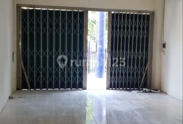 Disewakan / For Rent 2 Ruko Jejer @ Mayjend Sungkono Dekat Ciwo, Hr Muhammad, Kupang Indah, Dukuh Kupang (rs) Disewakan / For Rent 2 Ruko Jejer @ Mayjend Sungkono Dekat Ciwo, Hr Muhammad, Kupang Indah, Dukuh Kupang (rs)