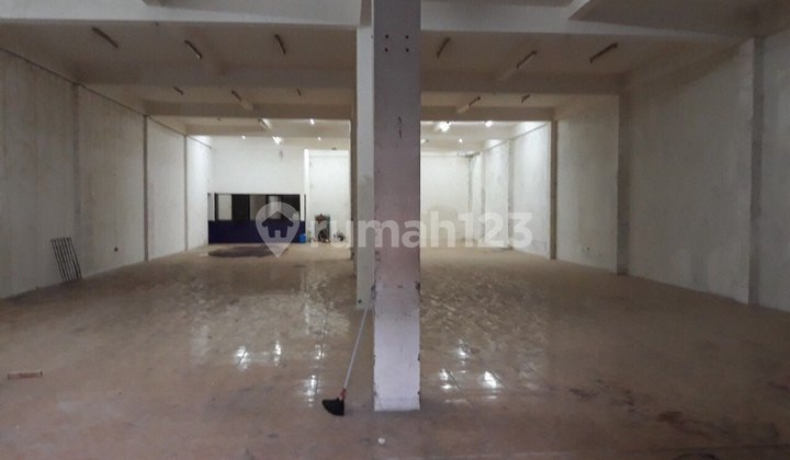 For Sale Luxurious Commercial Building on Brigjen Slamet Riadi Street, Oro Oro Dowo, Malang, Near Klojen, Kawi, Matos (hospital)