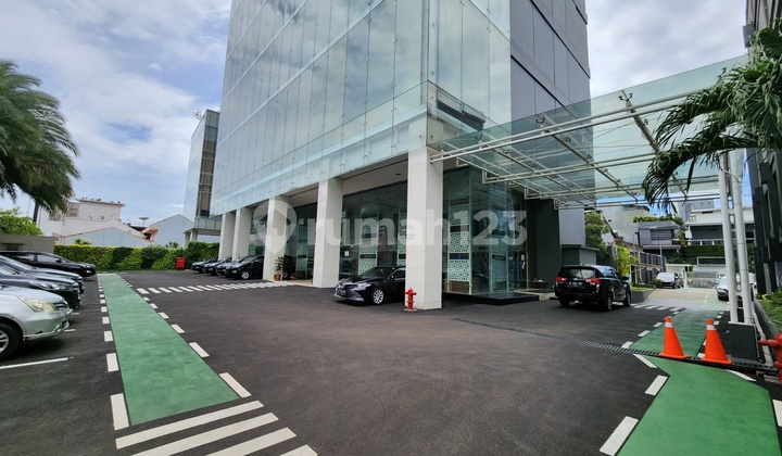 Gedung 11 lantai di jalan Kebun Sirih Menteng Jakarta Pusat