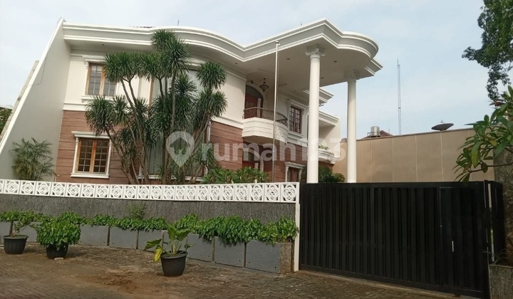 Rumah 2 lantai di cluster VGI Kelapa Gading lokasi strategis,aman dan tenang