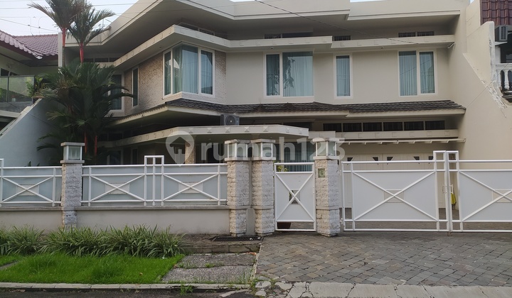 rumah 2 lantai asri,tenang dan aman di Cempaka putih Tengah