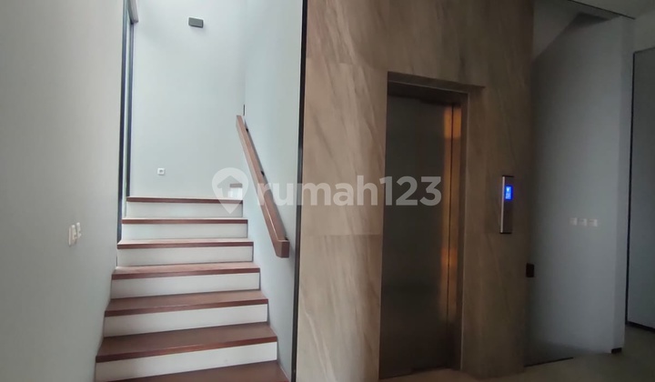 Di jual cepat rumah 3 lantai  semi furnished aman,tenang dan nyaman di Pulonangka Jakarta Timur 2