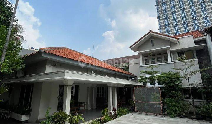 Dijual Rumah Huni Antik Bagus di Salemba 1