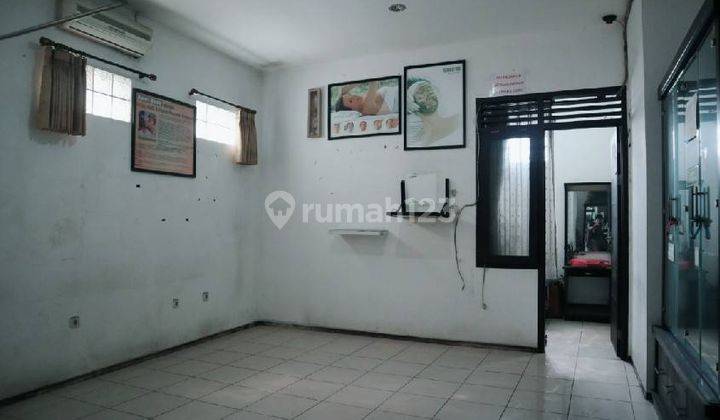 Ruko cantik siap pakai lokasi strategis dekat pintu Tol Pasteur 4
