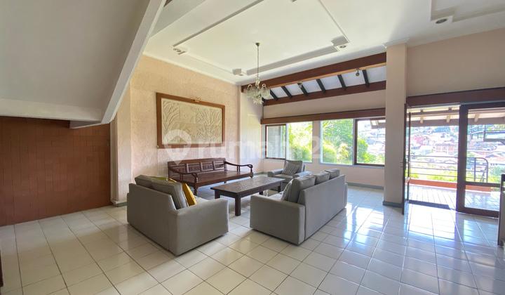 DIJUAL  EXLUSIVE  RUMAH INTERIOR FULL JATI JEPARA   SUASANA PEGUNUNGAN SETIABUDI  PERUNTUKAN KANTOR RUMAH DINAS