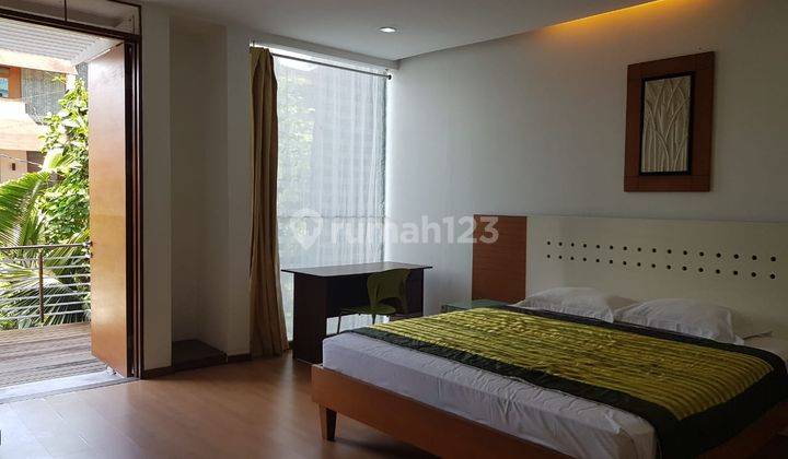 Rumah 2 Lantai Furnished di Sayap Dago, Bandung 2